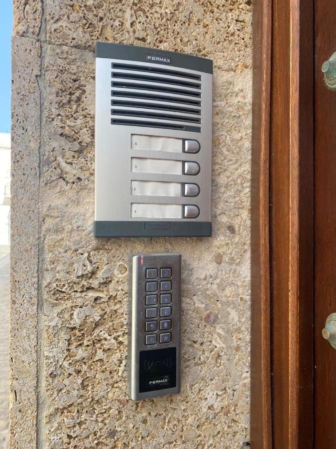 Apartamento Con Terraza,A 100M Playa Costilla Y Frente Al Castillo Rota Exterior photo